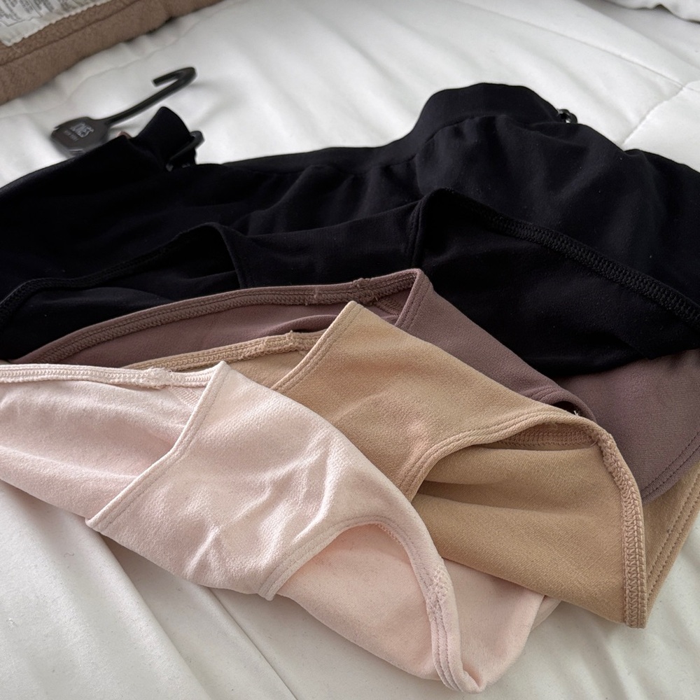 Jones New York Women's Panty Collection. 4 pair NWT - Picture 4 of 5